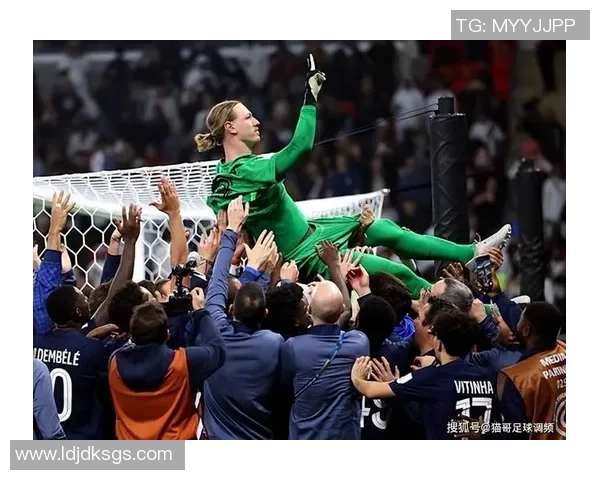 法国昔日退役足球明星的辉煌历程与传奇故事回顾